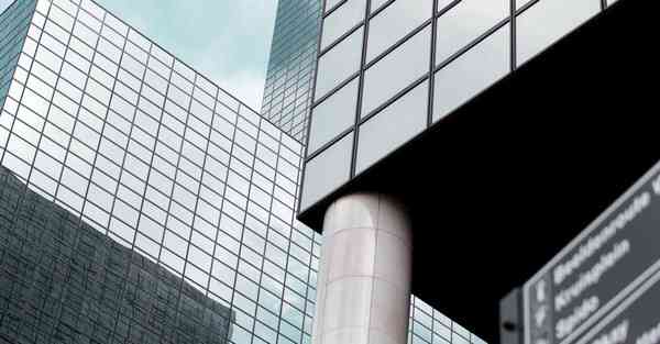 AI绘画显存容量和显存位宽（AI绘画显存容量和显存位宽的关系）