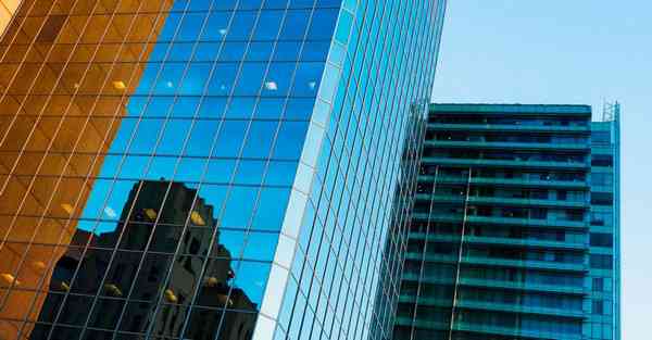 智能烫衣机器人，智能穿衣机器人