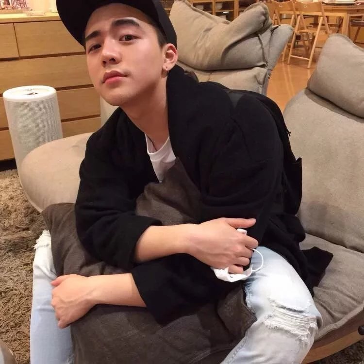 卞清鹏妮
