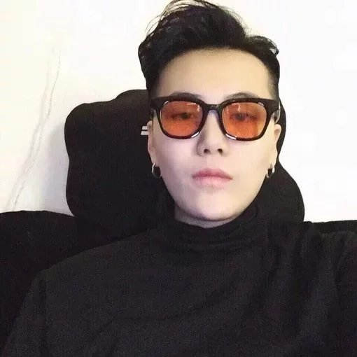 容波霄俊